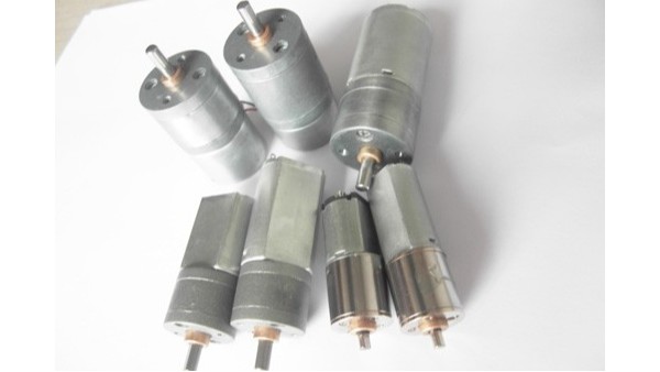 深圳減速電機(jī)廠家為您簡(jiǎn)述:齒輪減速機(jī) 減速電機(jī) 硬齒面減速機(jī) 