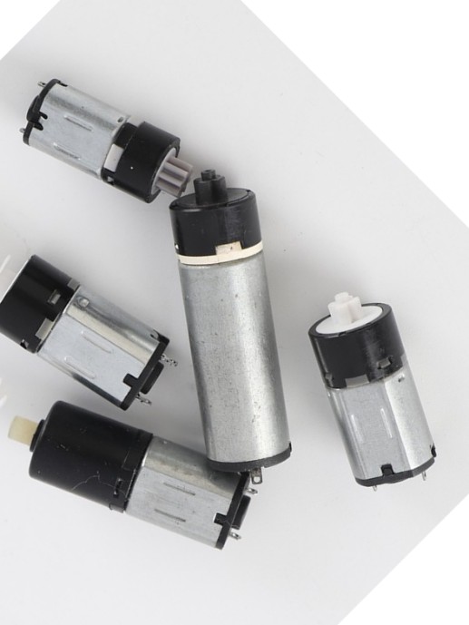 深圳減速電機(jī)與普通電機(jī)電機(jī)廠家為您揭秘:微型減速電機(jī)減速箱與減速機(jī)有區(qū)別嗎？